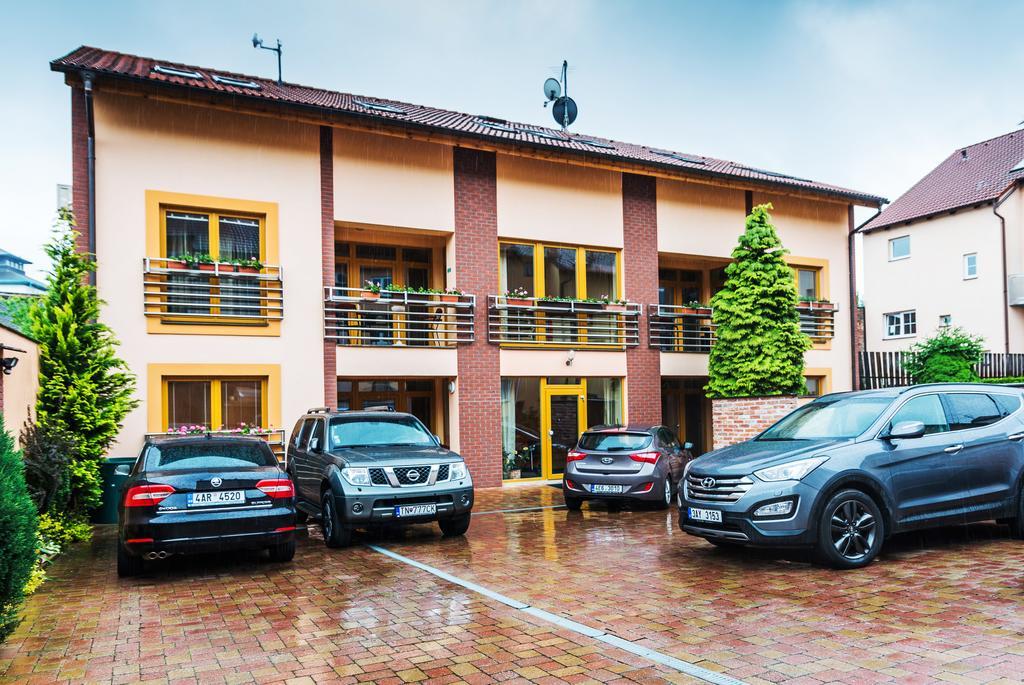 Hotel City Pardubice Habitación foto